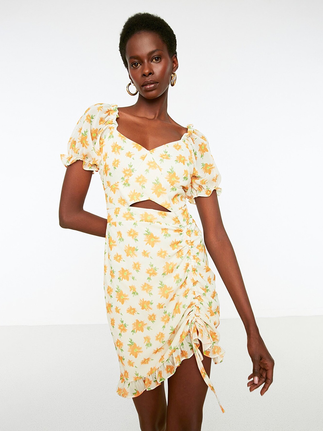 

Trendyol Off White & Yellow Floral Printed Ruched Sheath Dress