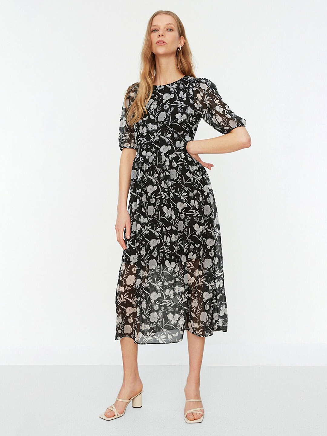 

Trendyol Black Floral Midi Dress