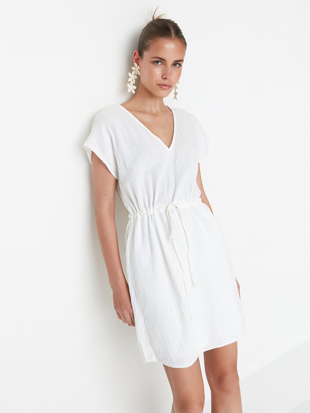 

Trendyol Off White Dress