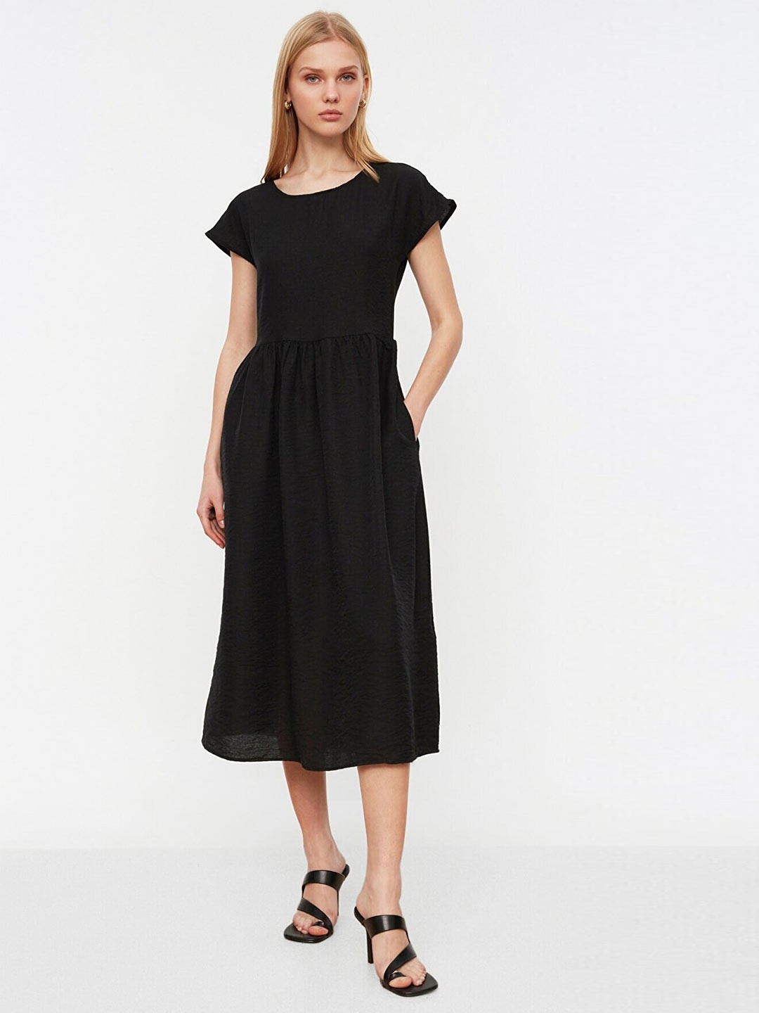 

Trendyol Black Midi Dress