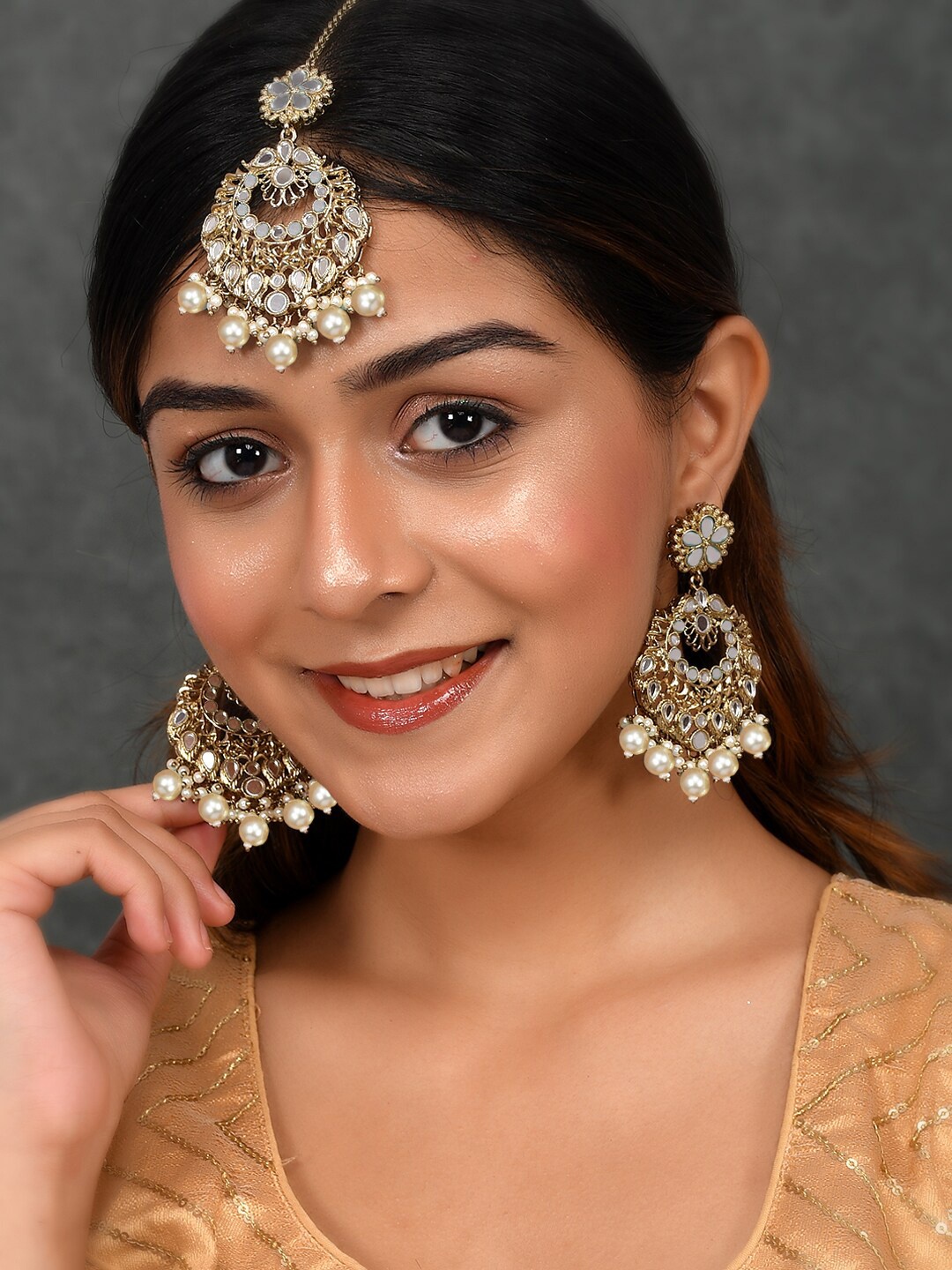 

AQUASTREET JEWELS Women Off White Mirror stones Earrings Set With Maang Tika, Gold