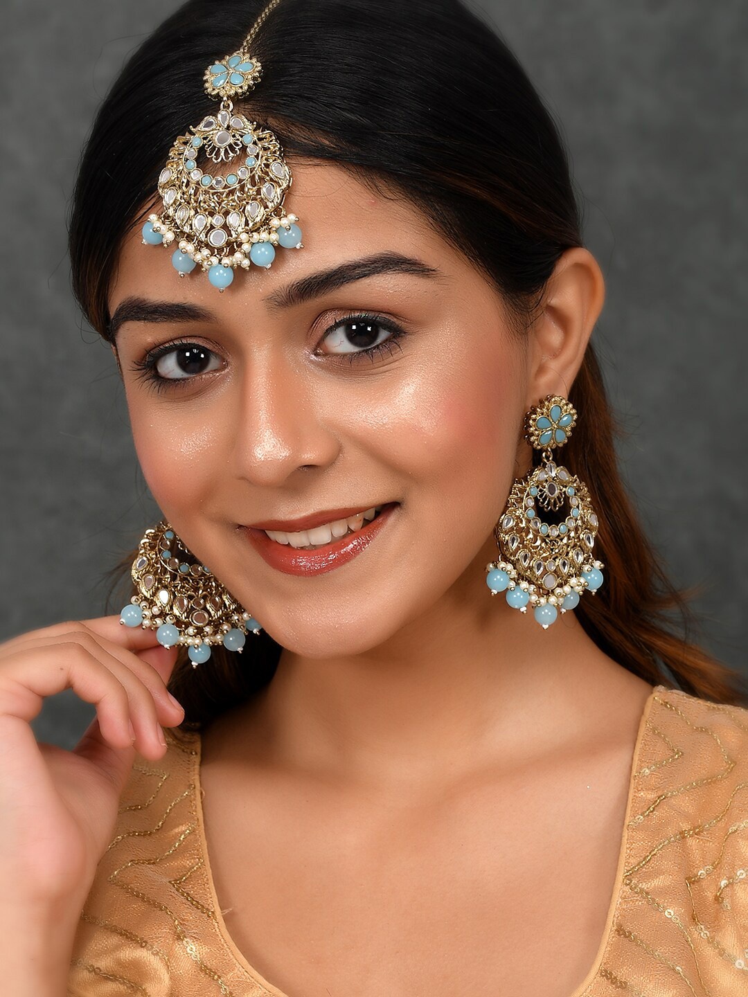 

AQUASTREET JEWELS Gold-Plated Blue Stone-Studded Jewellery Set
