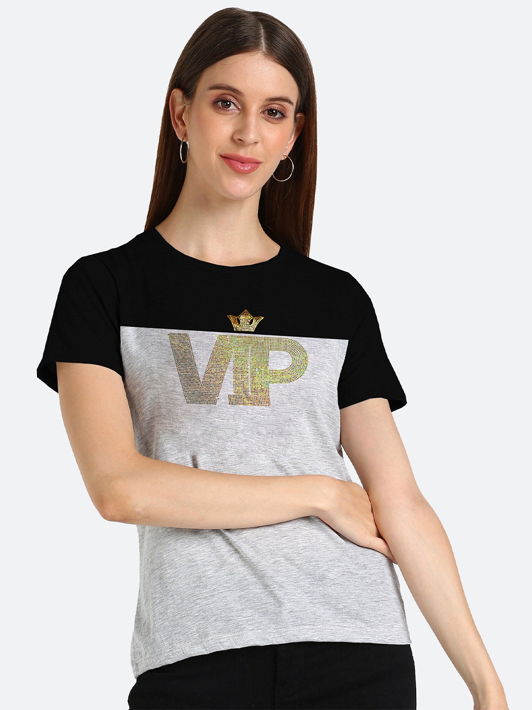 

shashvi Women Grey & Black Colourblocked T-shirt