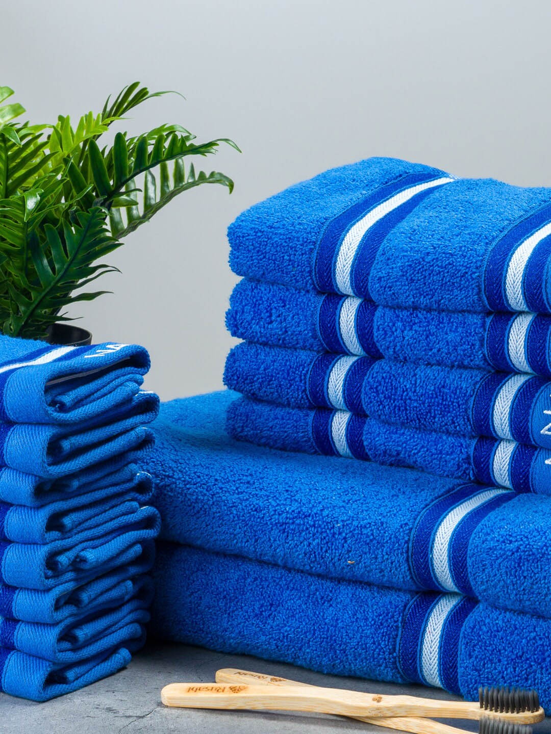

Nautica Set Of 14 Striped 500 GSM Pure Cotton Towels Set, Blue