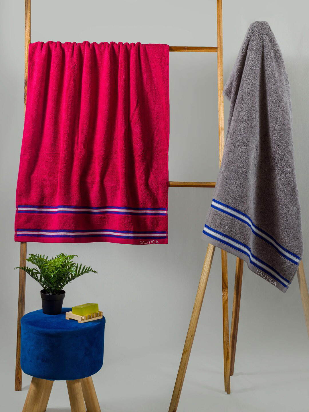 

Nautica Set Of 2 Solid 500 GSM Pure Cotton Bath Towels, Red