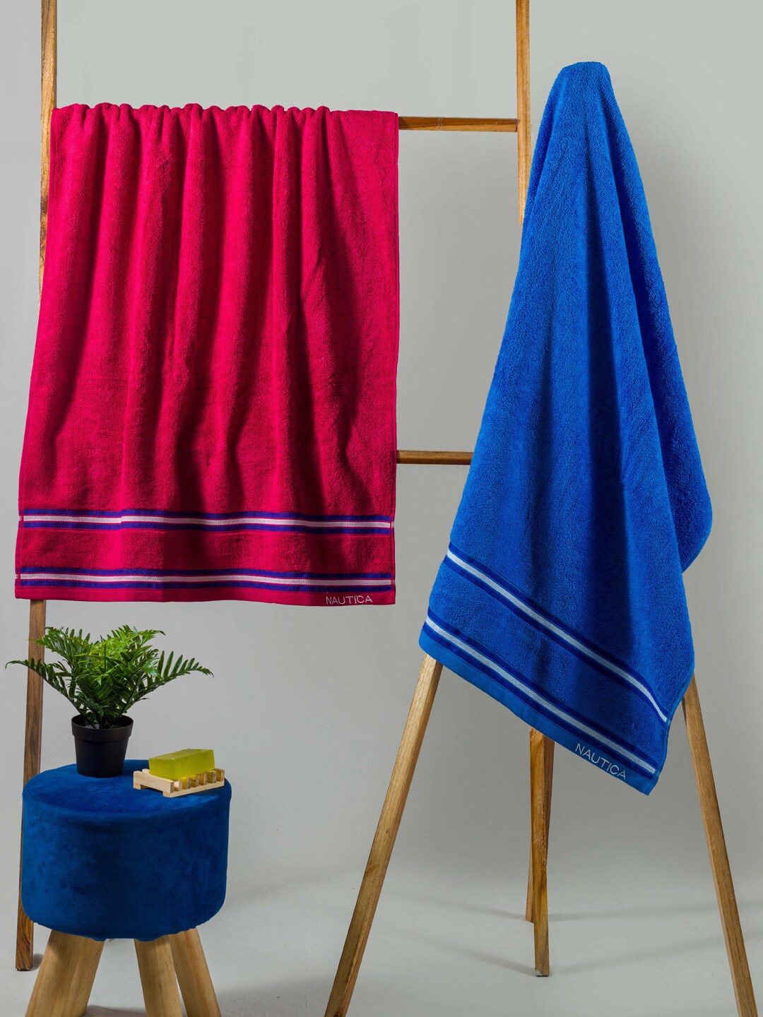

Nautica Set Of 8 Solid 500 GSM Pure Cotton Bath Towels Set, Red