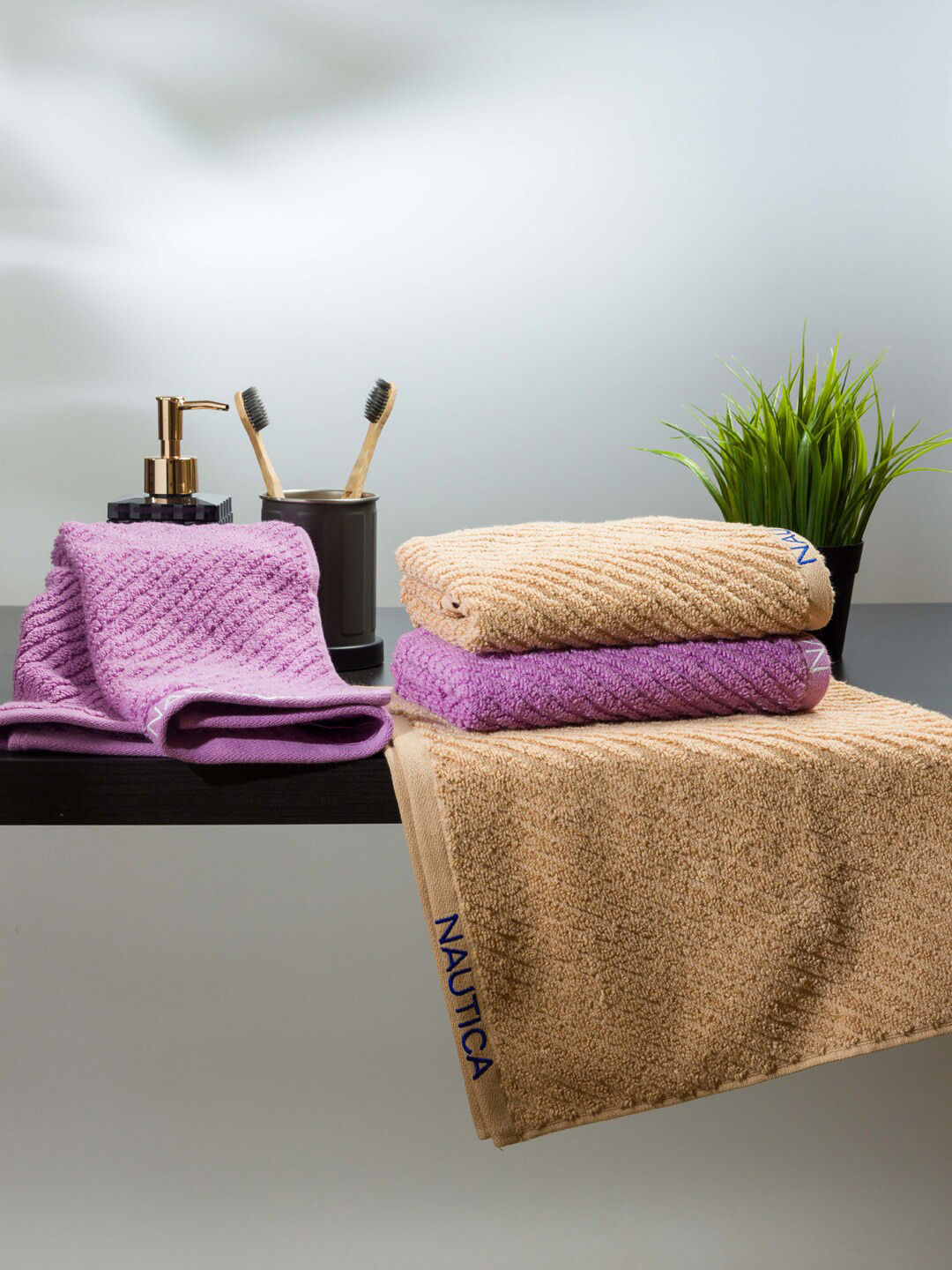

Nautica Set of 4 Purple & Beige Pure Cotton 600 GSM Hand Towels