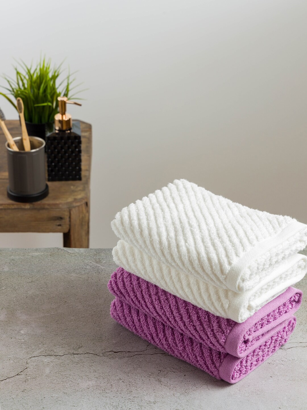 

Nautica Set Of 4 Solid 600 GSM Pure Cotton Hand Towels, White