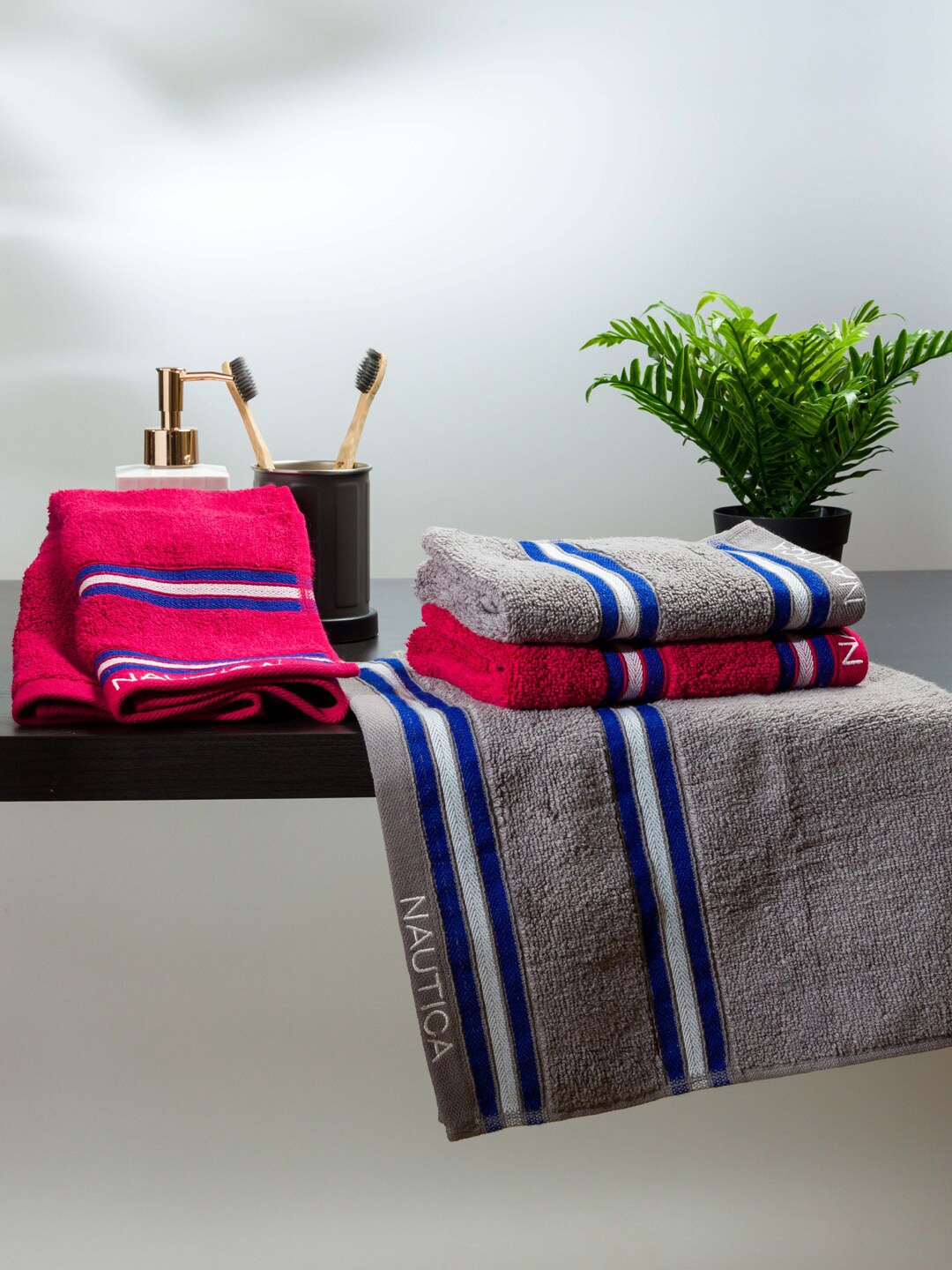 

Nautica Set Of 4 Grey & Burgundy Solid Pure Cotton 500 GSM Hand Towels