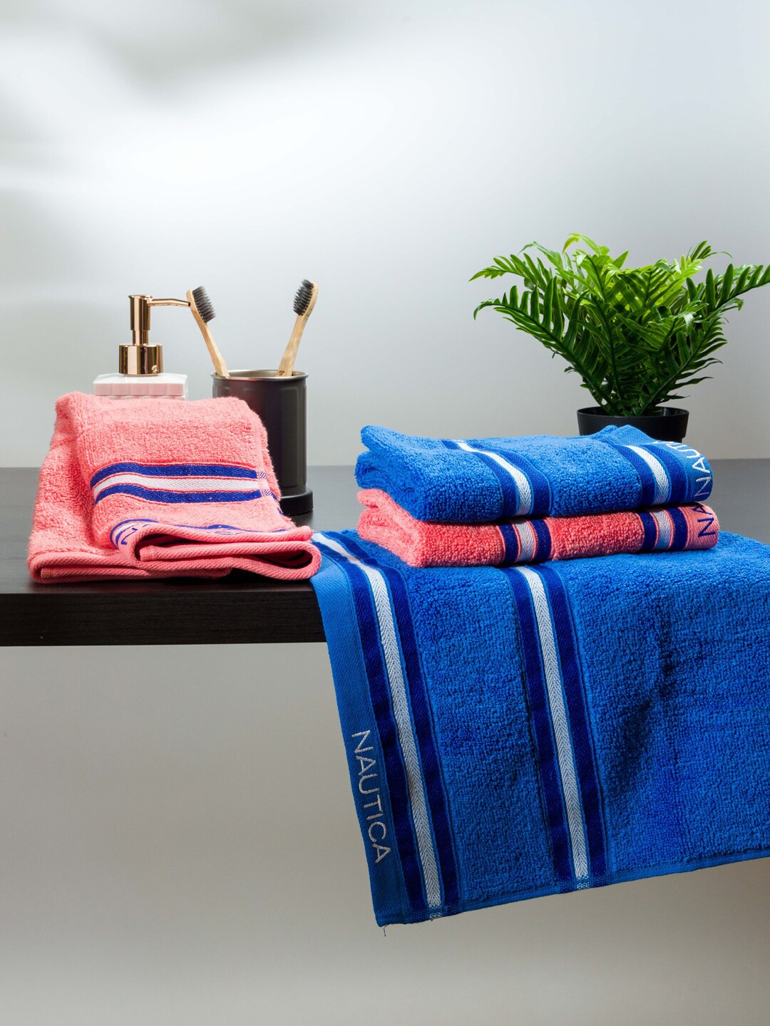 

Nautica Set Of 4 Solid 500 GSM Pure Cotton Hand Towels, Blue