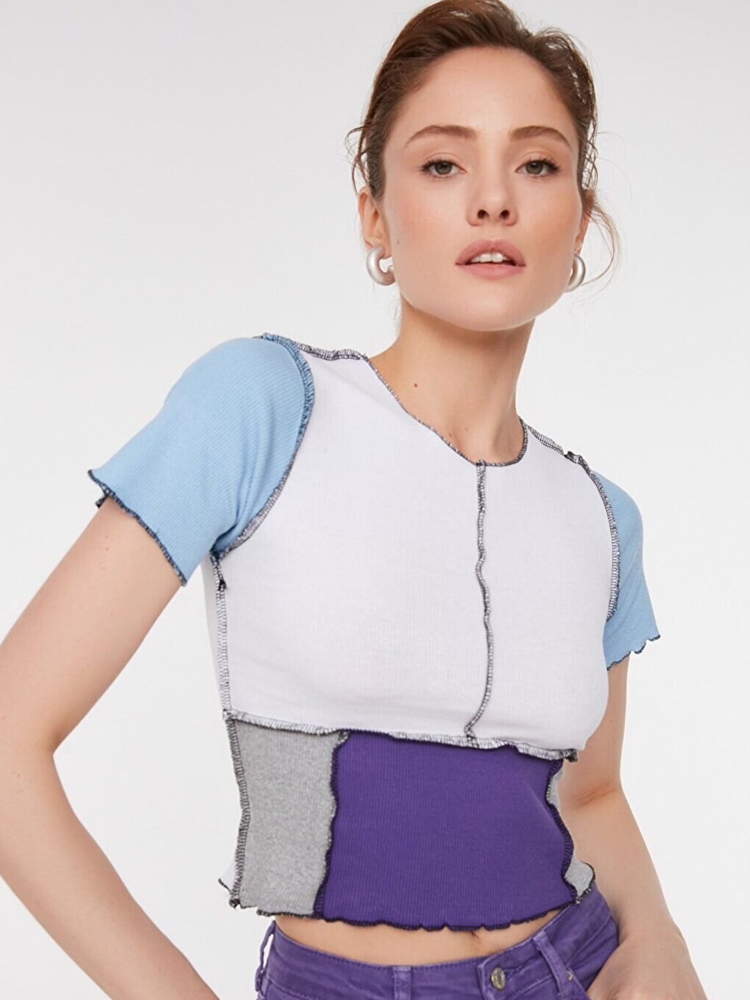 

Trendyol White & Blue Colourblocked Crop Top