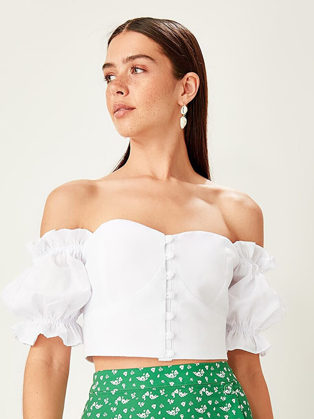 

Trendyol Women Off White Off-Shoulder Bardot Crop Top