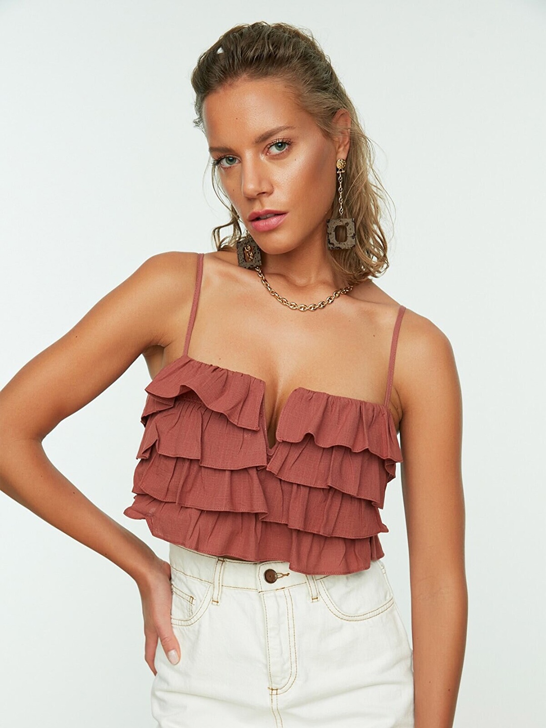 

Trendyol Women Brown Solid Ruffles Crop Top