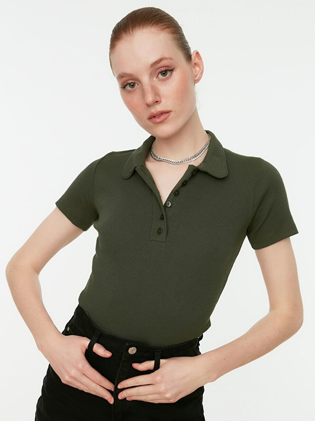 

Trendyol Khaki Solid Regular Top