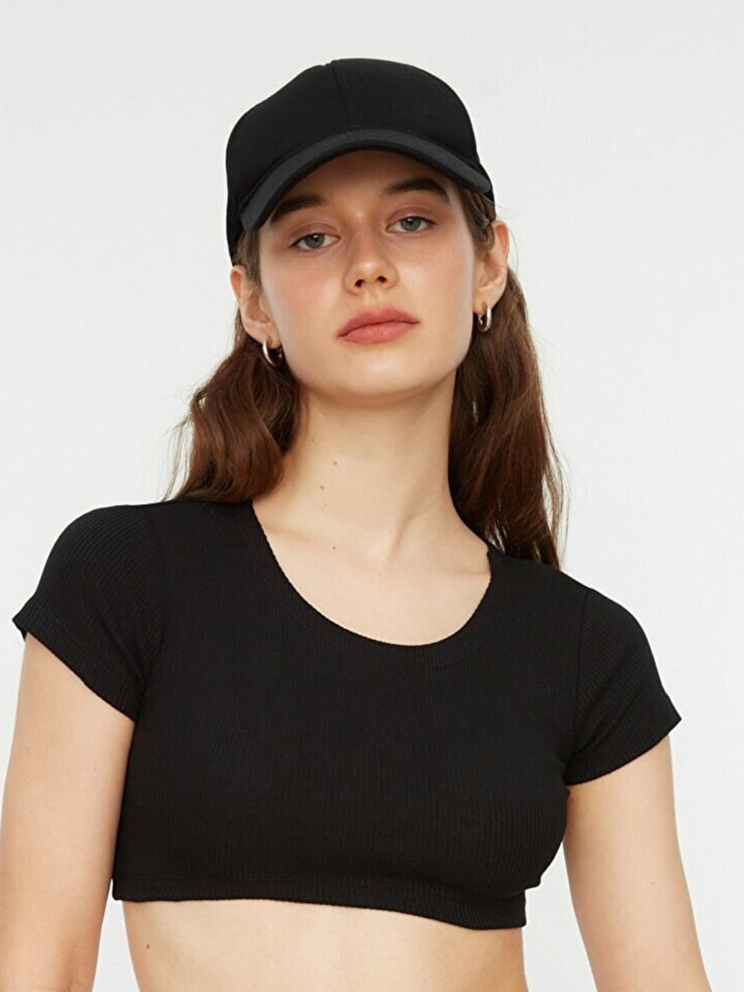 

Trendyol Black Solid Fitted Crop Top