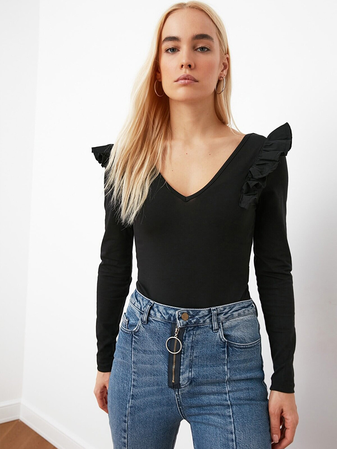 

Trendyol Black Solid Ruffles Pure Cotton Top