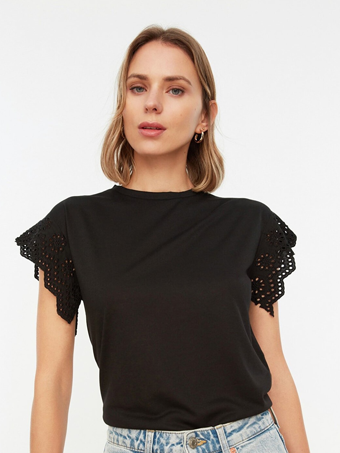 

Trendyol Black Solid Round Neck Pure Cotton Regular Top