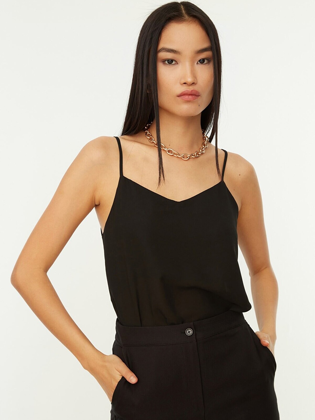 

Trendyol Black Solid Sleeveless Top