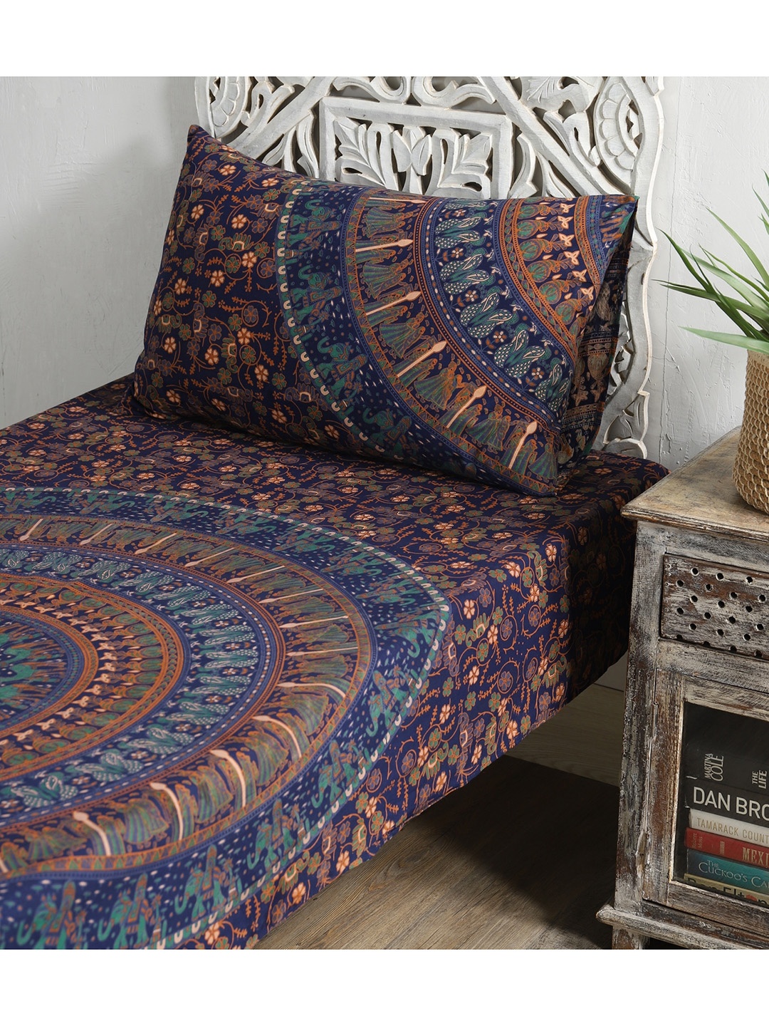 

HANDICRAFT PALACE Blue & Green Geometric 144 TC Single Bedsheet with 1 Pillow Covers