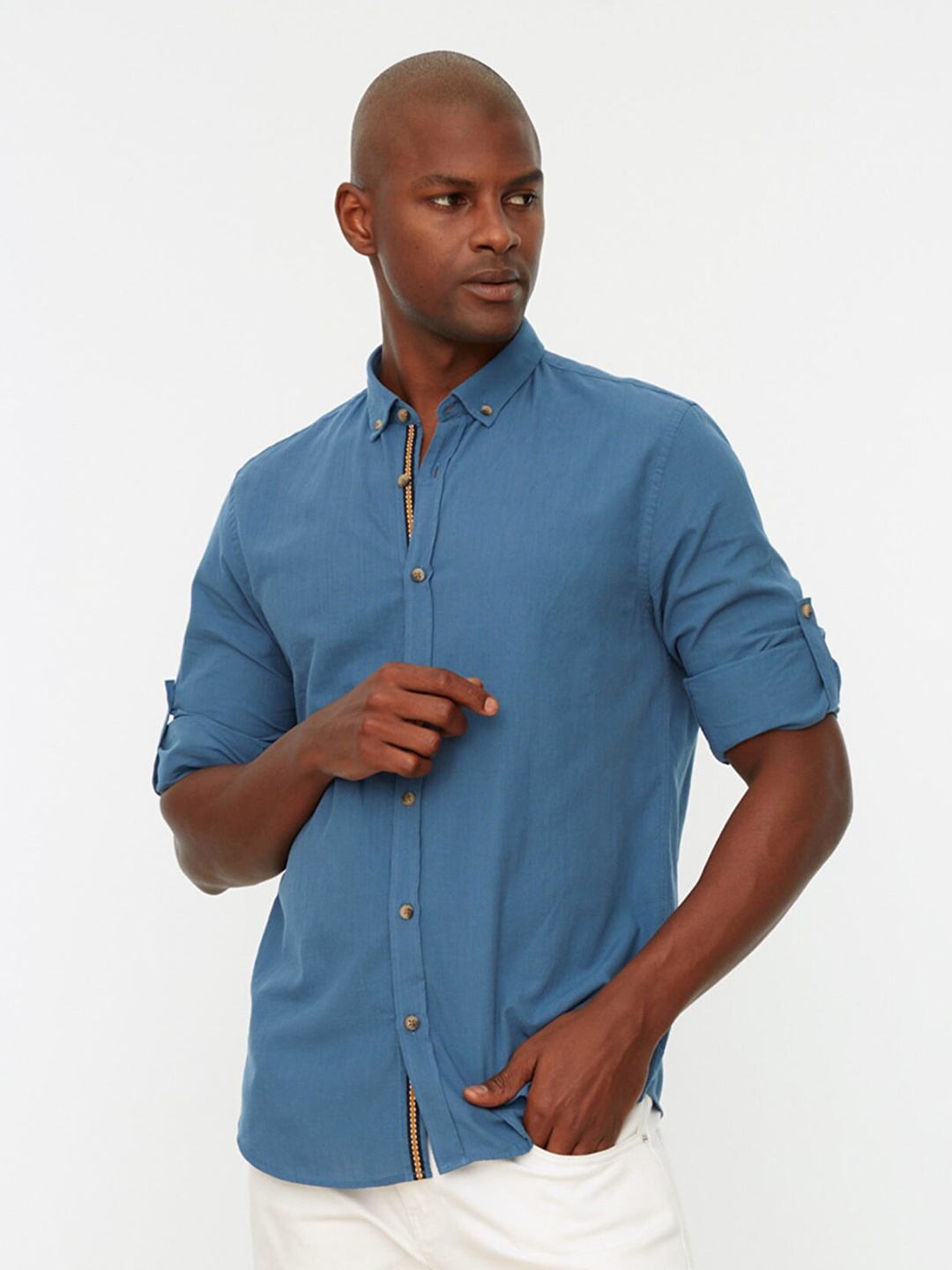 

Trendyol Men Blue Contemporary Casual Shirt