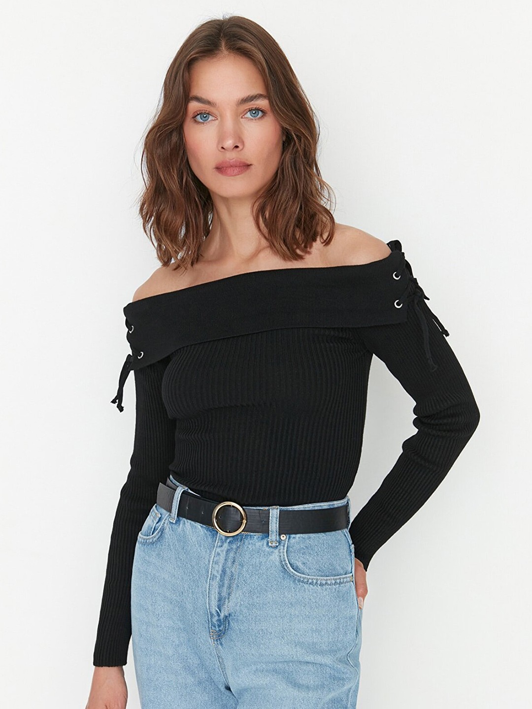 

Trendyol Women Black Solid Sweater