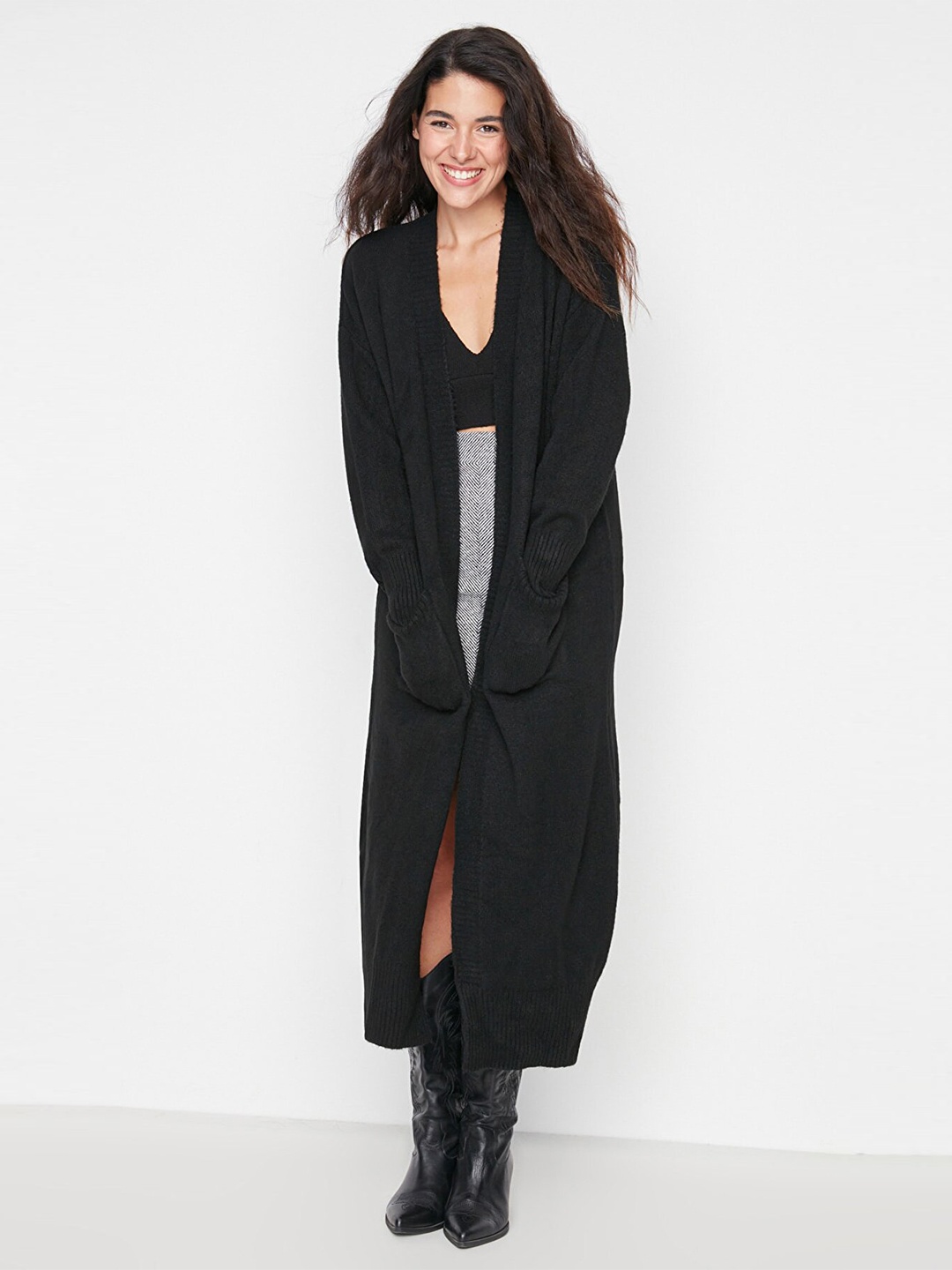 

Trendyol Women Black Solid Longline Cardigan