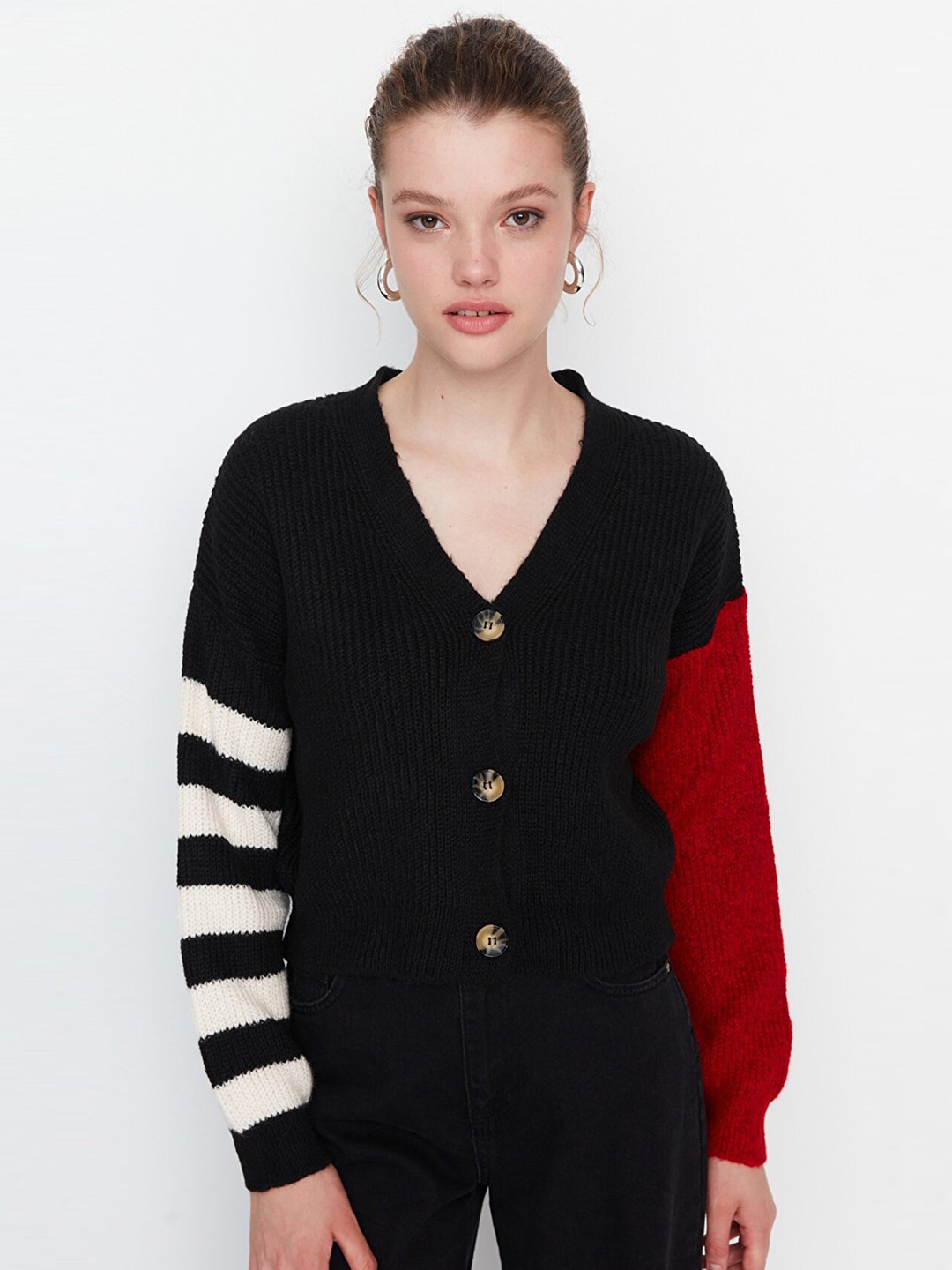 

Trendyol Women Black & White Printed Cardigan