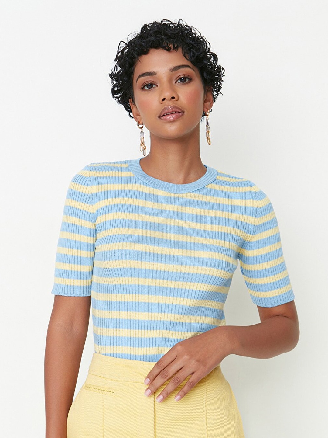 

Trendyol Women Blue & Yellow Striped Pullover