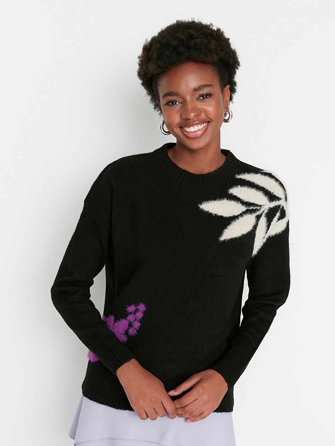

Trendyol Women Black & White Floral Printed Pullover