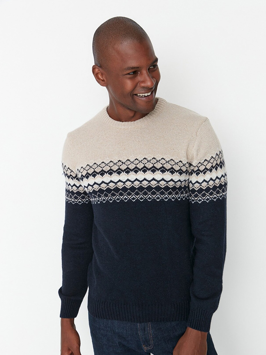 

Trendyol Men Navy Blue & Beige Colourblocked Pullover