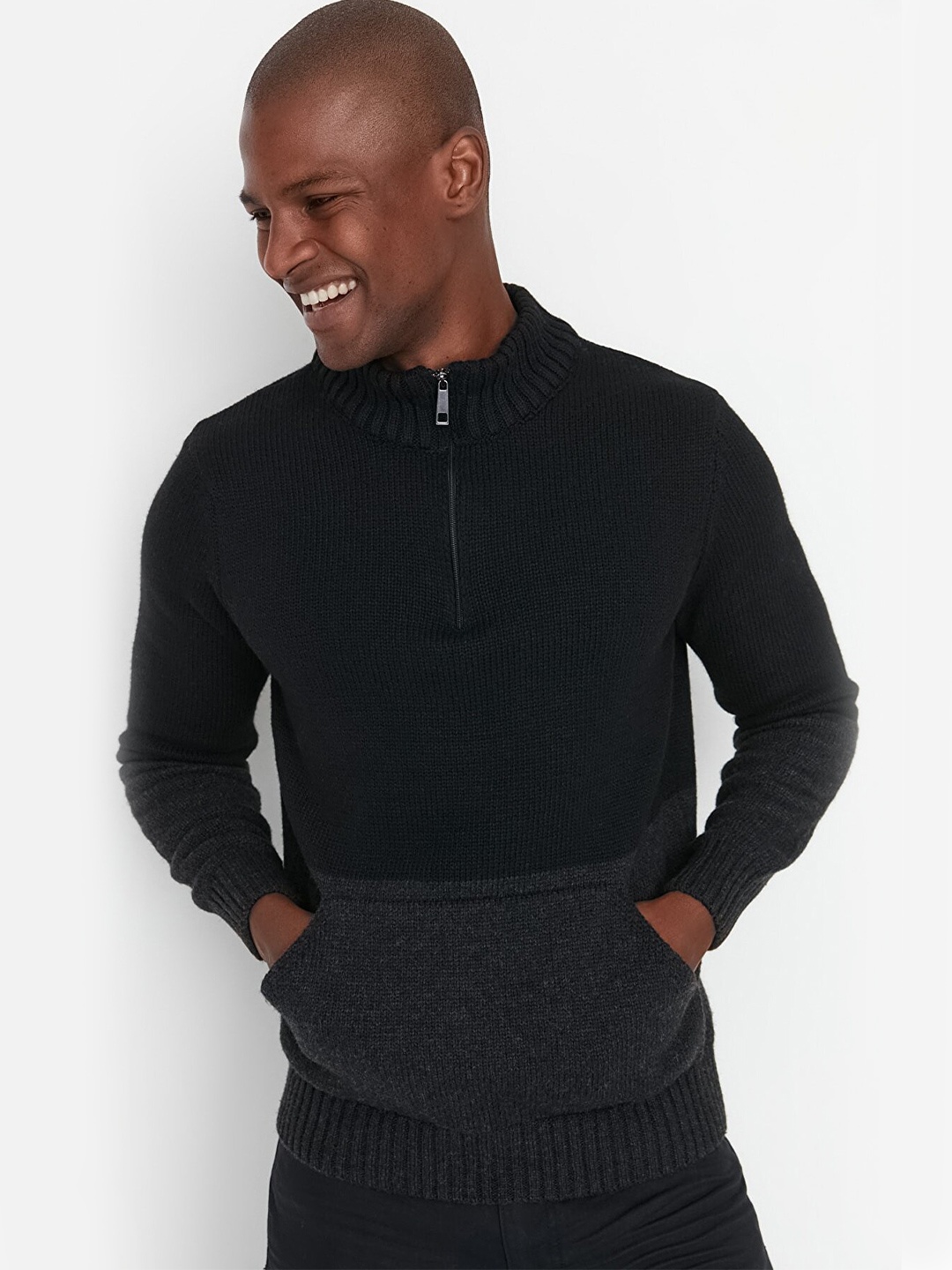 

Trendyol Men Black Solid Sweater Vest