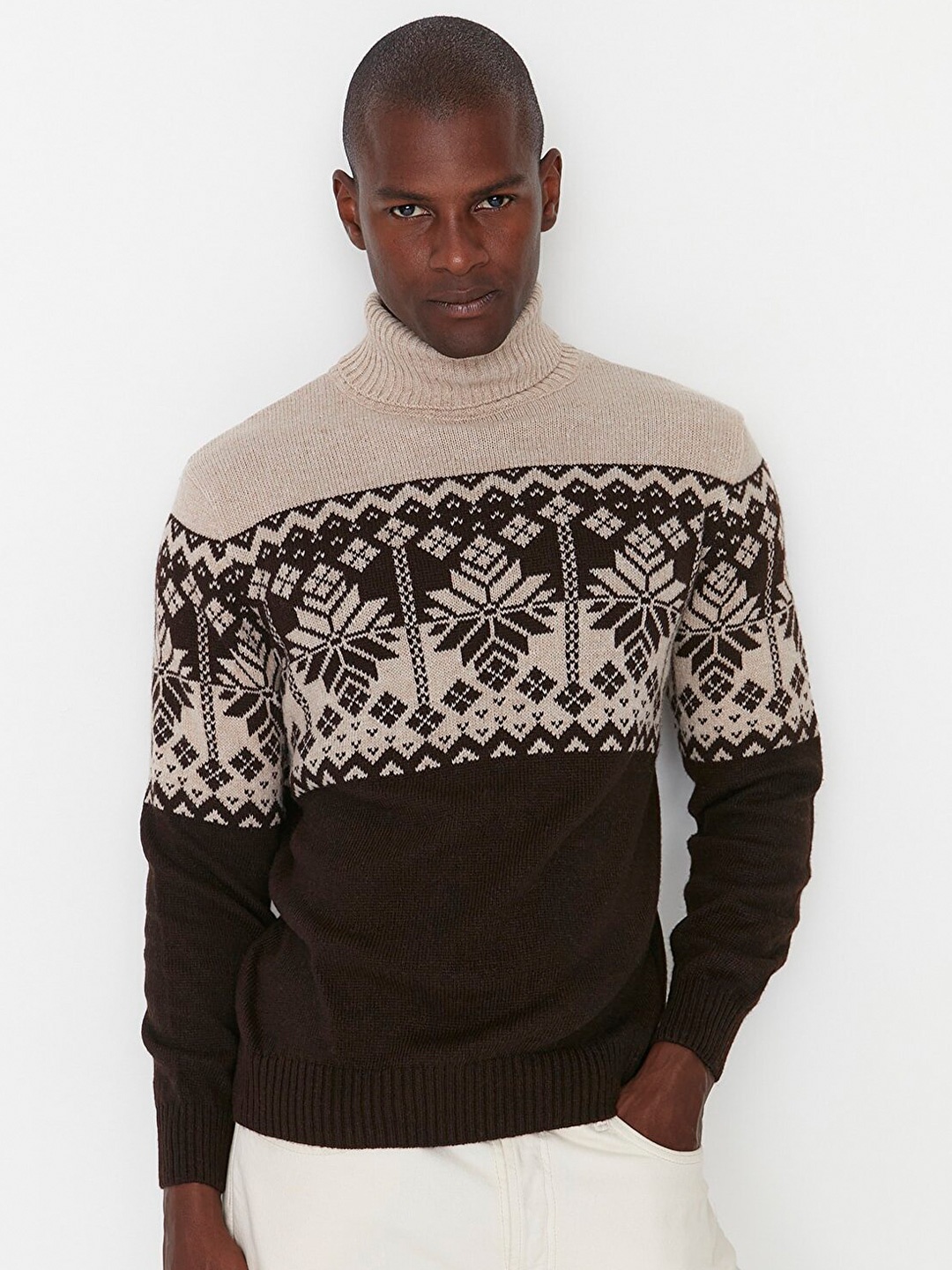 

Trendyol Men Beige & Black Printed Pullover
