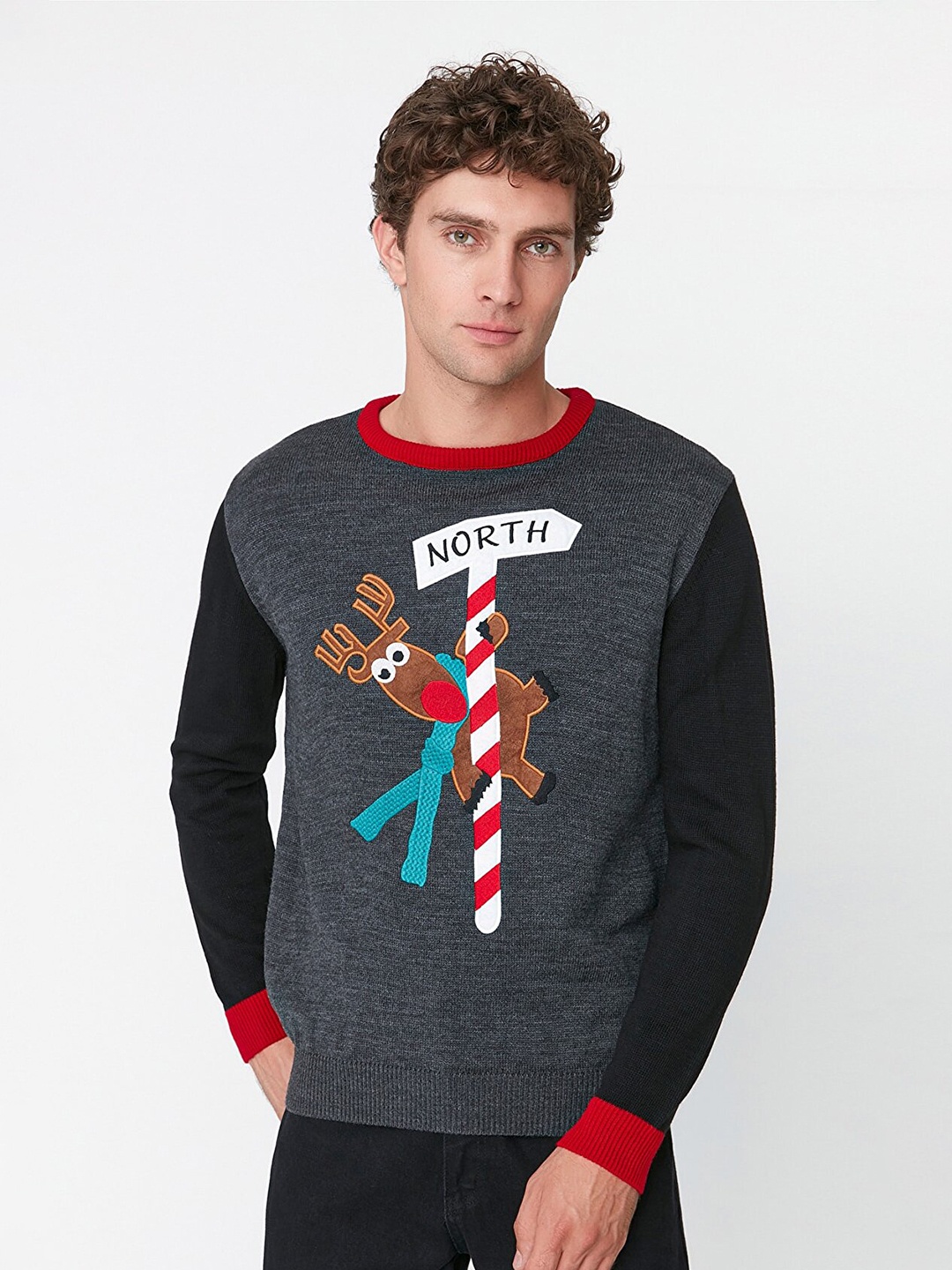 

Trendyol Men Charcoal & White Printed Pullover