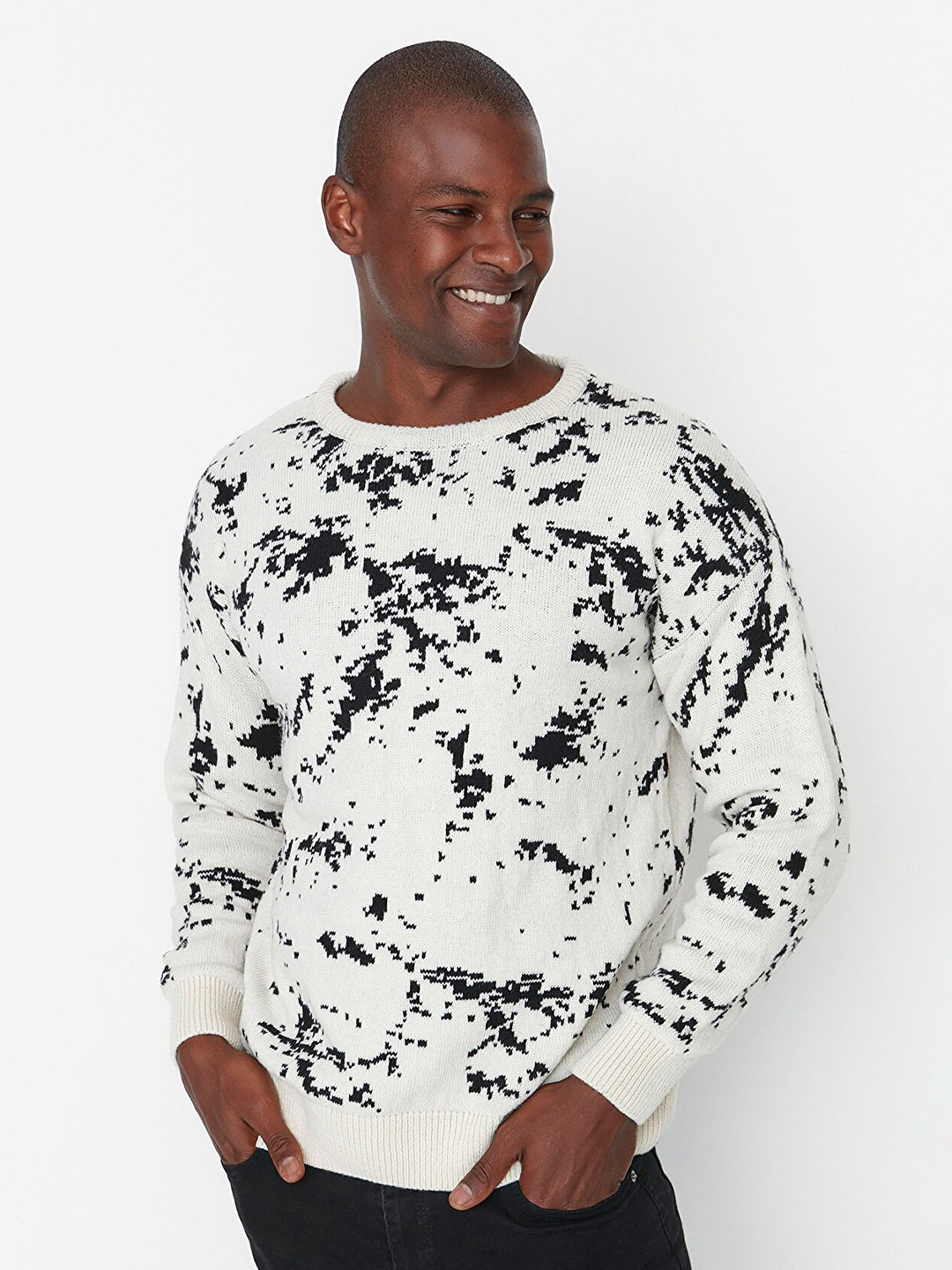 

Trendyol Men White & Black Printed Pullover