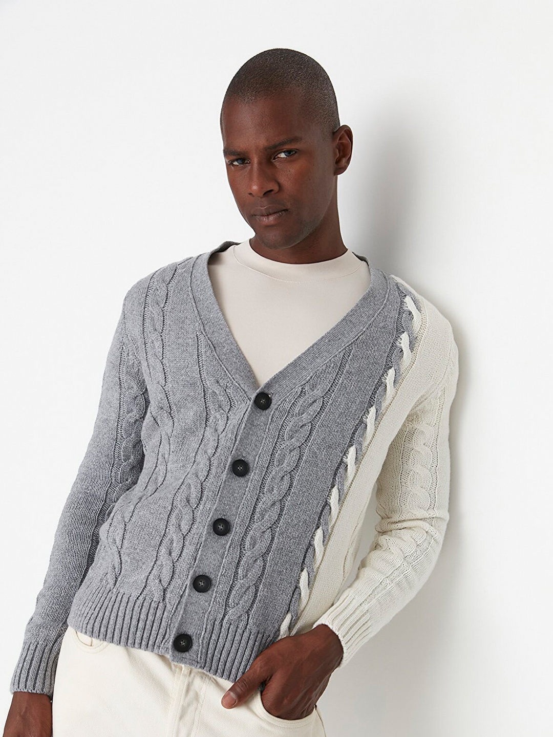 

Trendyol Men Grey & Cream-Coloured Cable Knit Colourblocked Cardigan