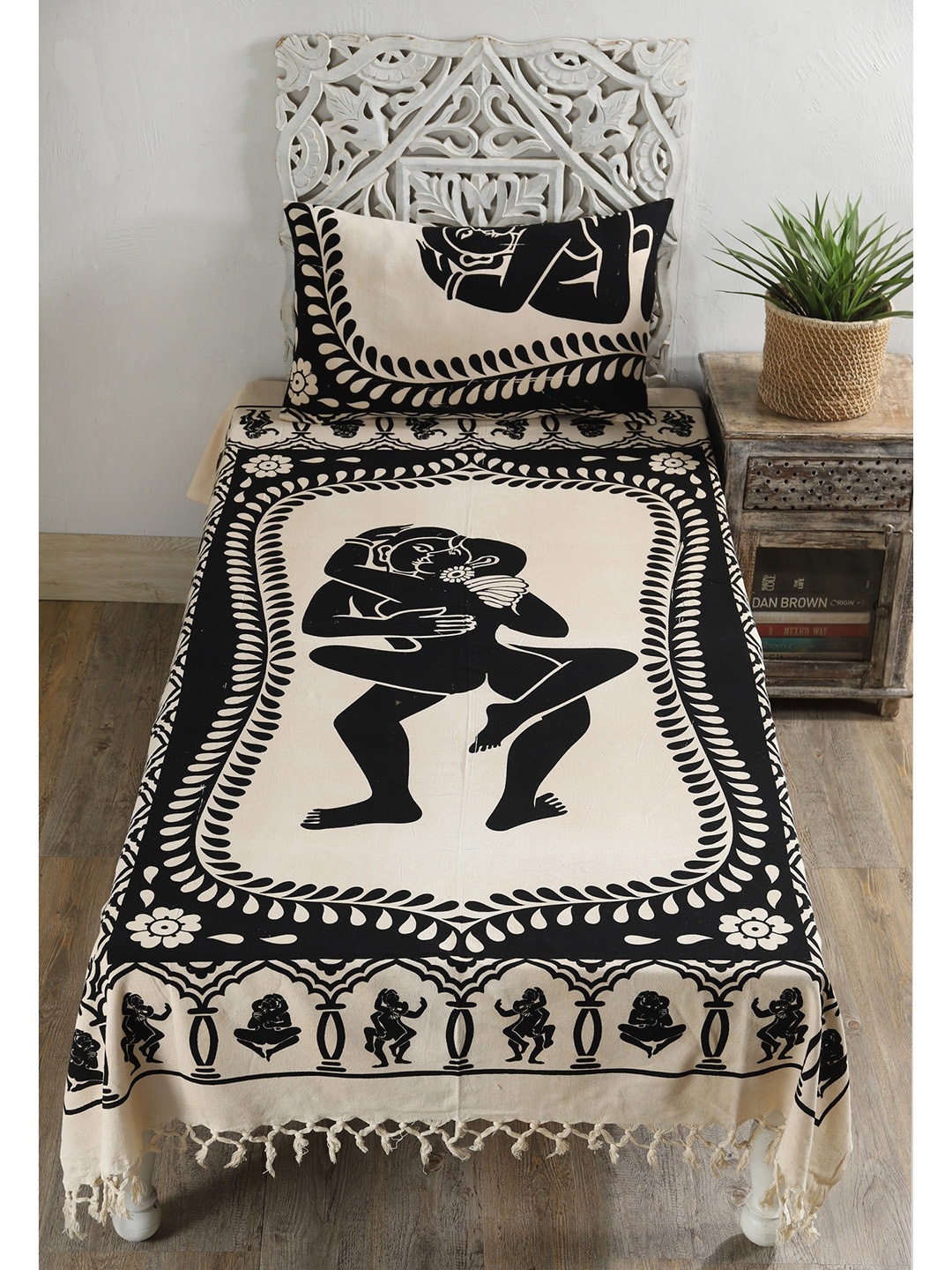 

HANDICRAFT PALACE White & Black Ethnic Motifs 144 TC Single Bedsheet with 1 Pillow Covers