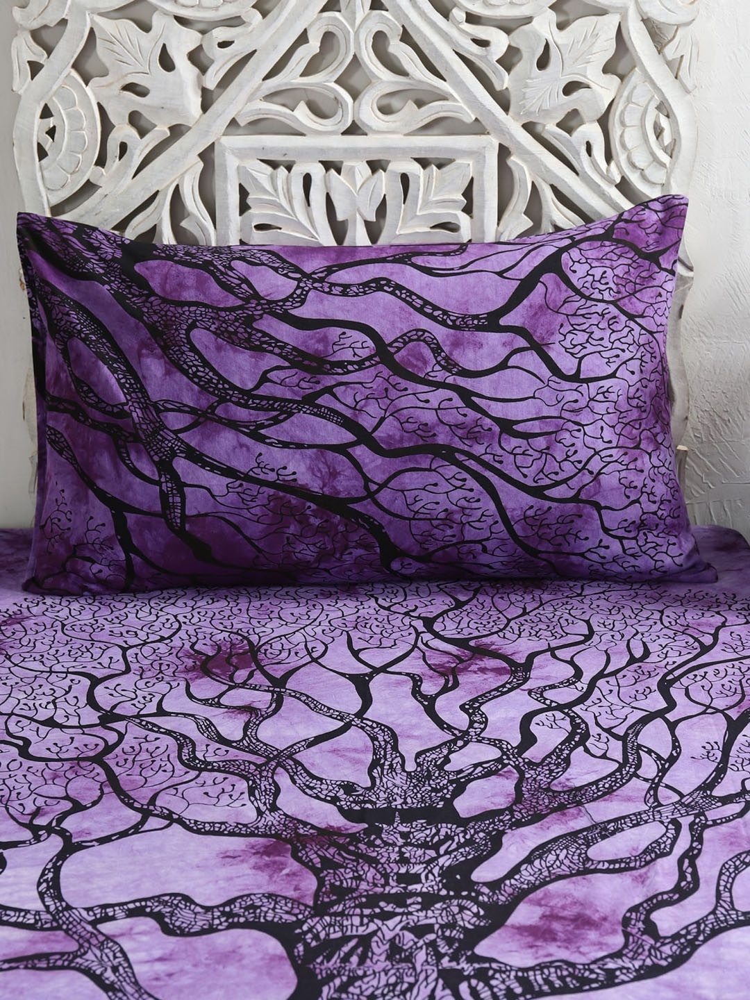 

HANDICRAFT PALACE Purple & Black Printed 144 TC Single Bedsheet with 1 Pillow Cover