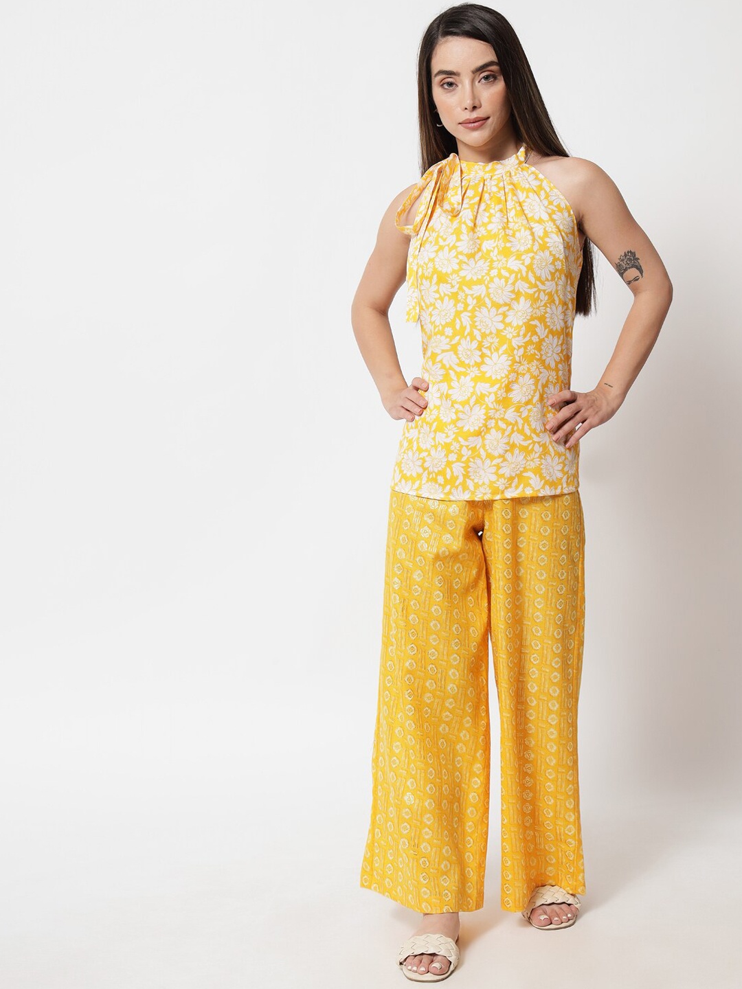 

9rasa Women Yellow Printed Halter Neck Co-Ords