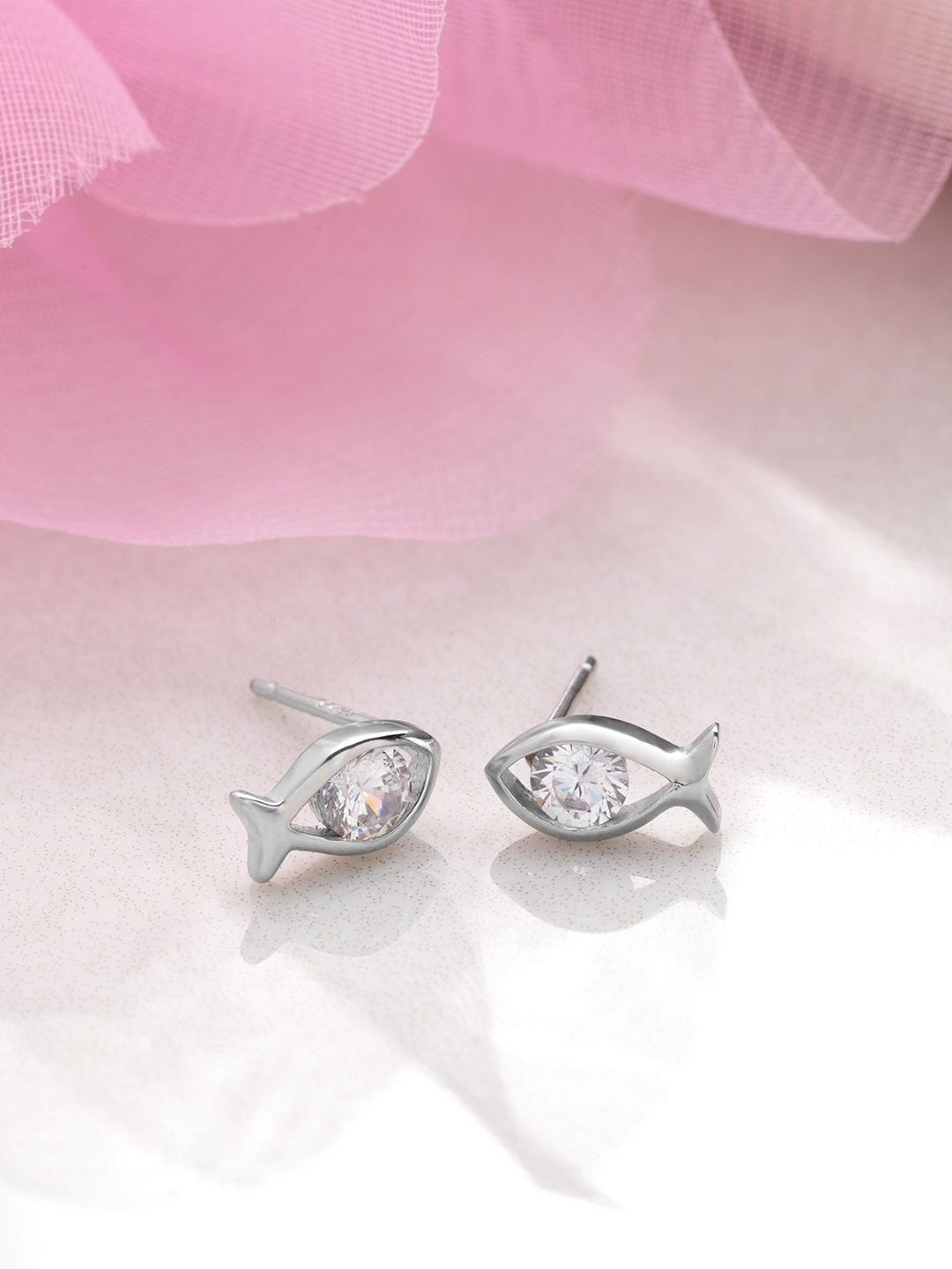 

Zavya 925 Sterling Silver Fish-Shaped Studs