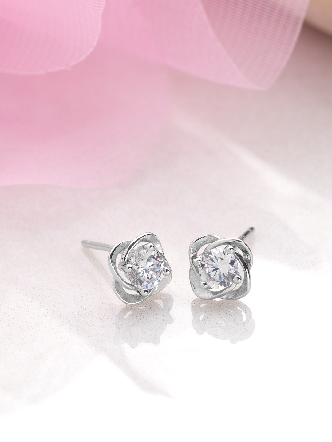 

Zavya 925 Sterling Silver Floral Studs