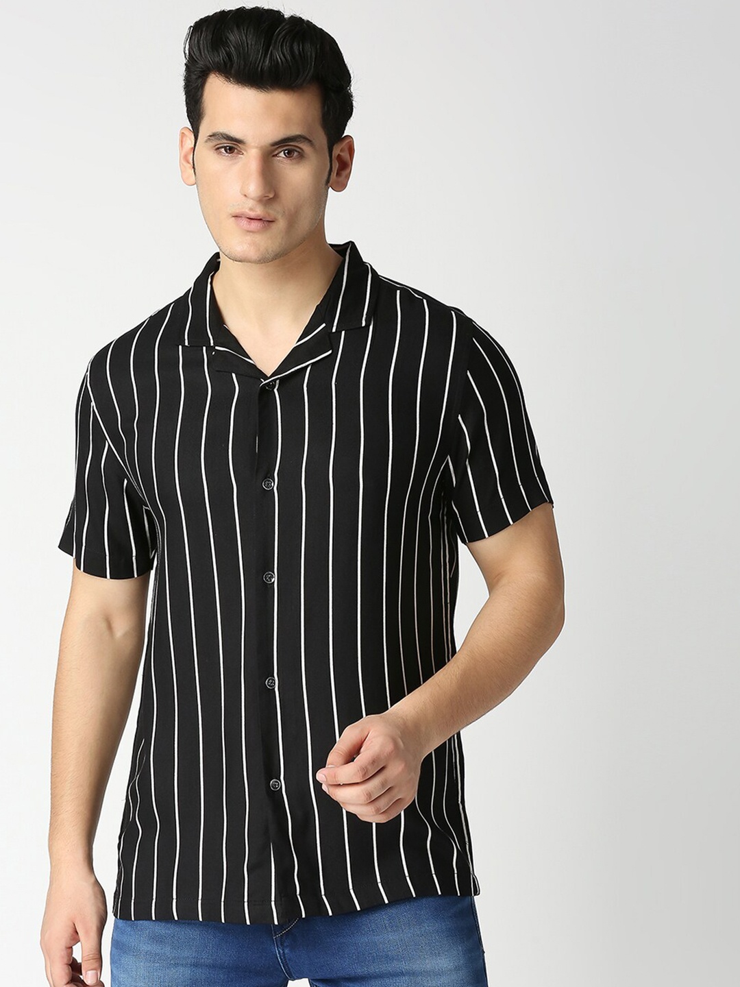 

MOD ECRU Men Black Relaxed Boxy Striped Casual Shirt