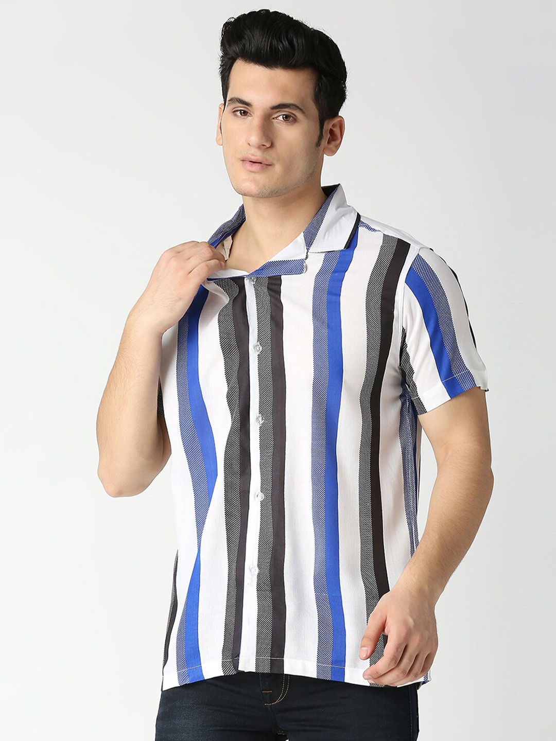 

MOD ECRU Men Blue Relaxed Boxy Striped Casual Shirt