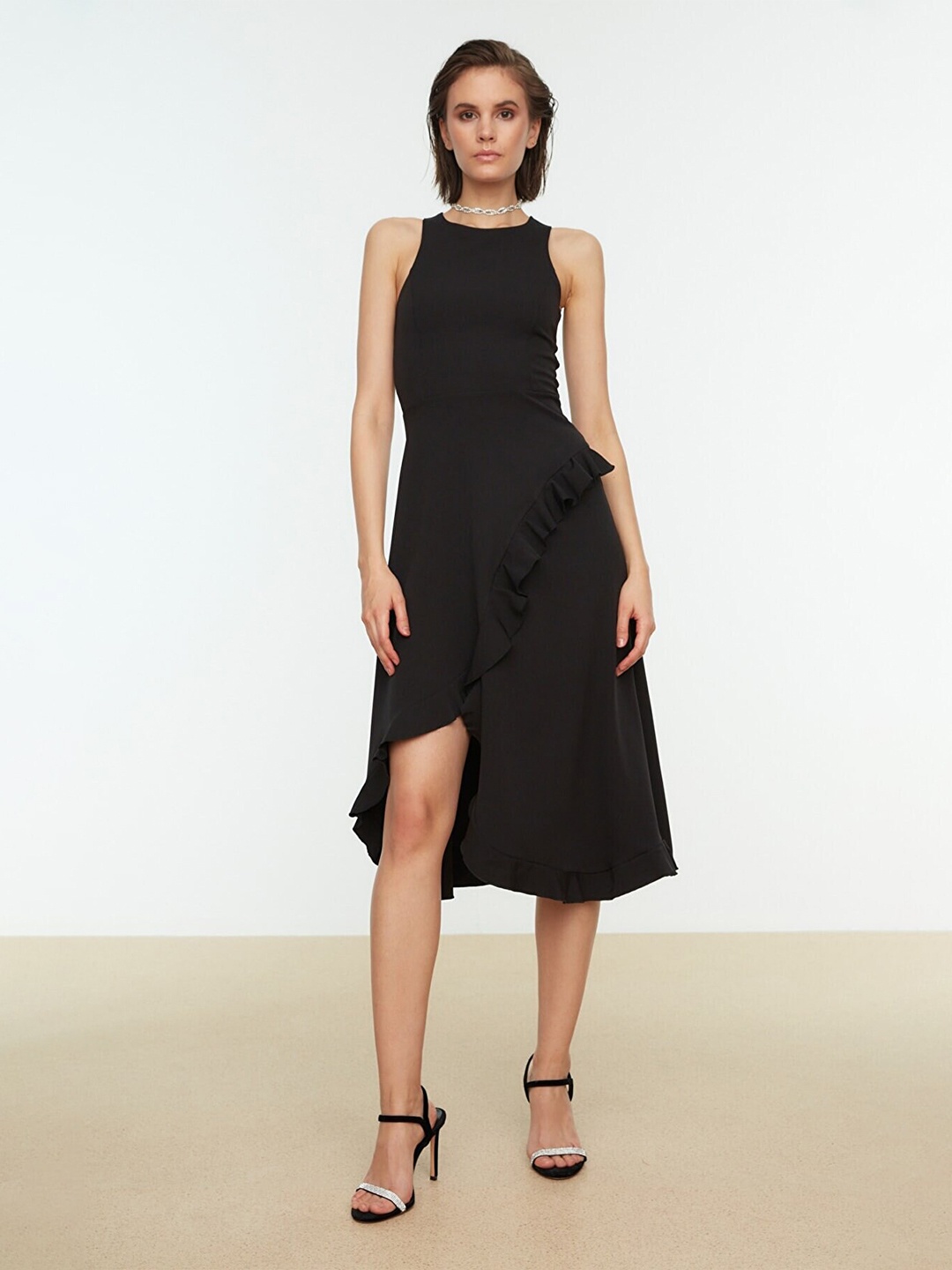 

Trendyol Women Black Layered Sheath Sleeveless Dress