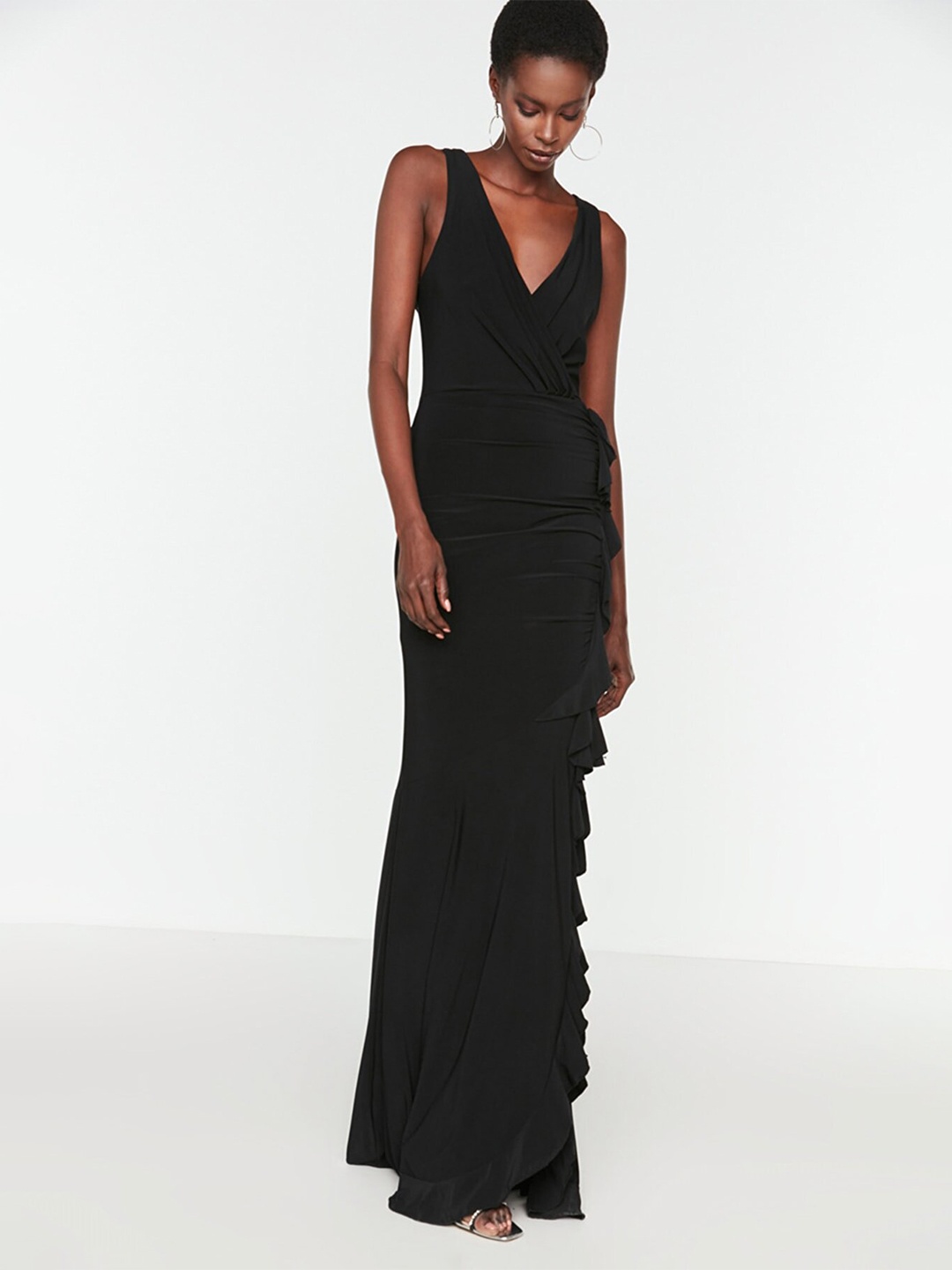 

Trendyol Women Black Solid V-Neck Maxi Dress