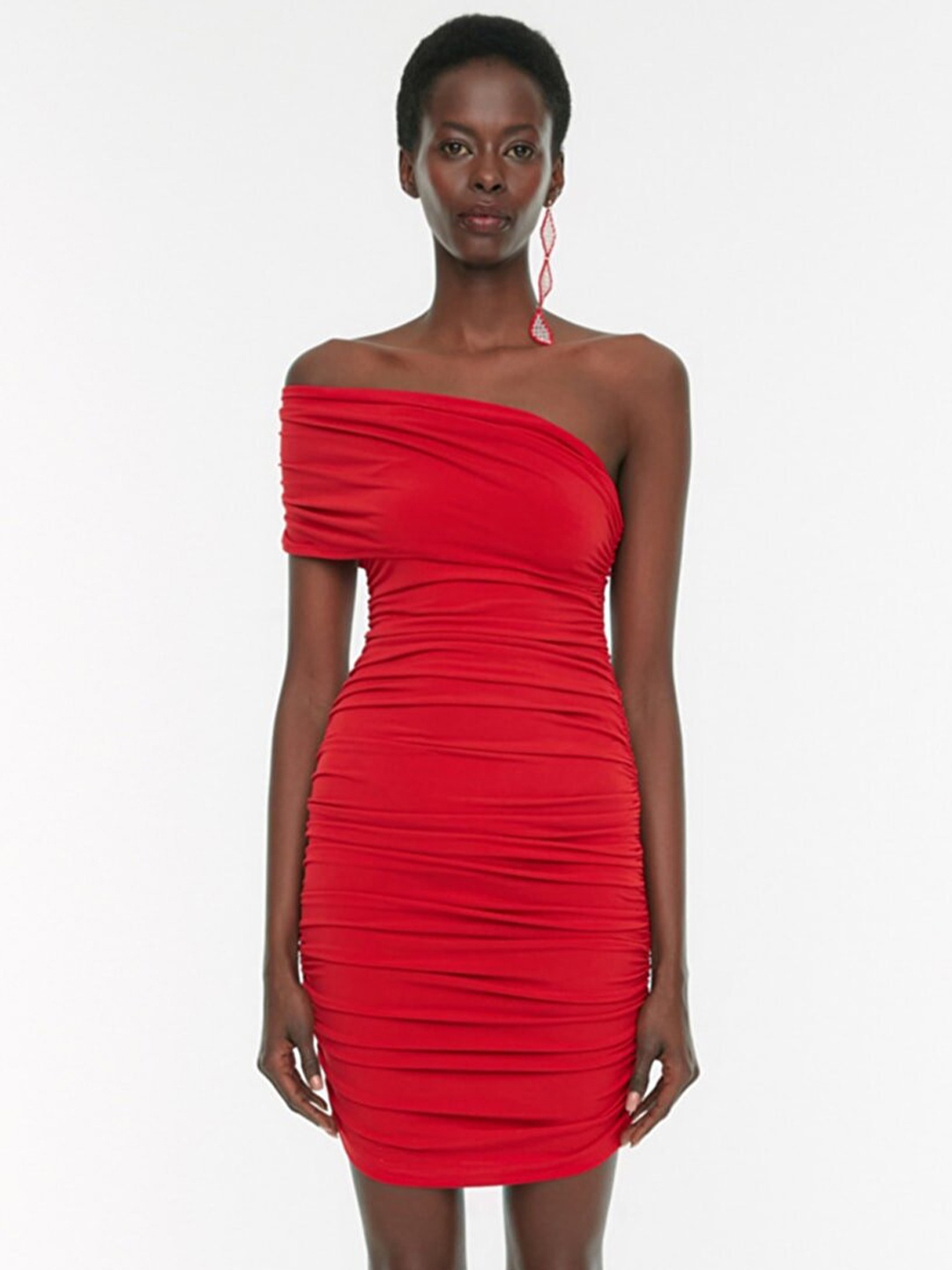 

Trendyol Red Off-Shoulder Bodycon Dress