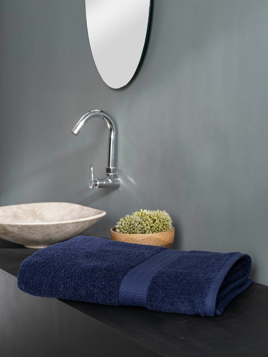 

DDecor Blue Solid 500 GSM Cotton Bath Towel