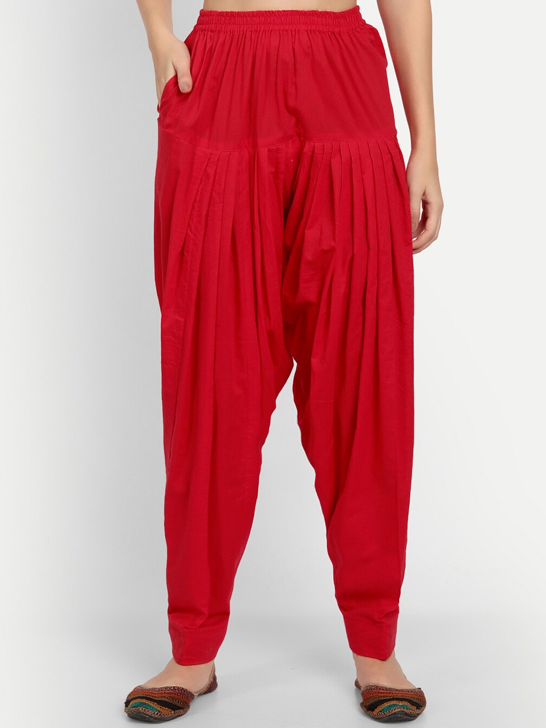 

APELLA Women Plus Size Red Solid Loose-Fit Cotton Salwar