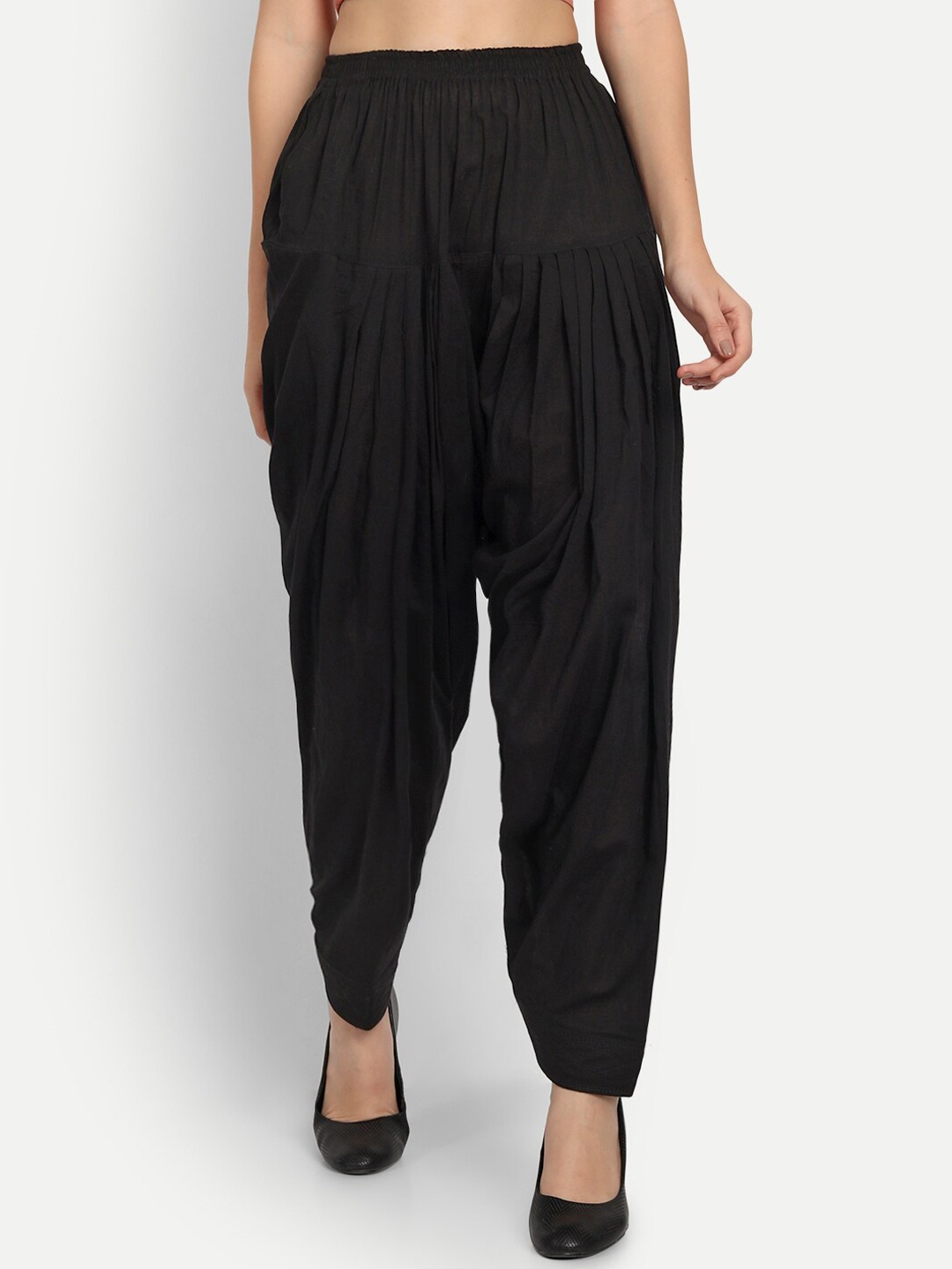 

APELLA Women Black Solid Cotton Loose-Fit Salwar