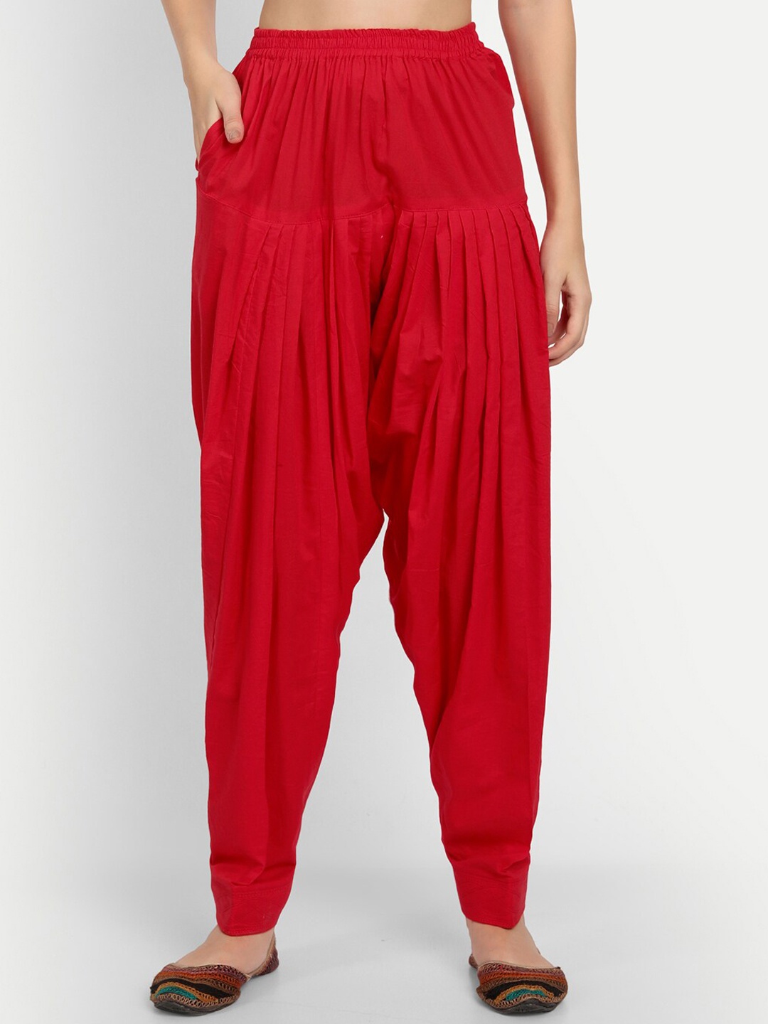 

APELLA Women Red Solid Loose-Fit Cotton Salwar