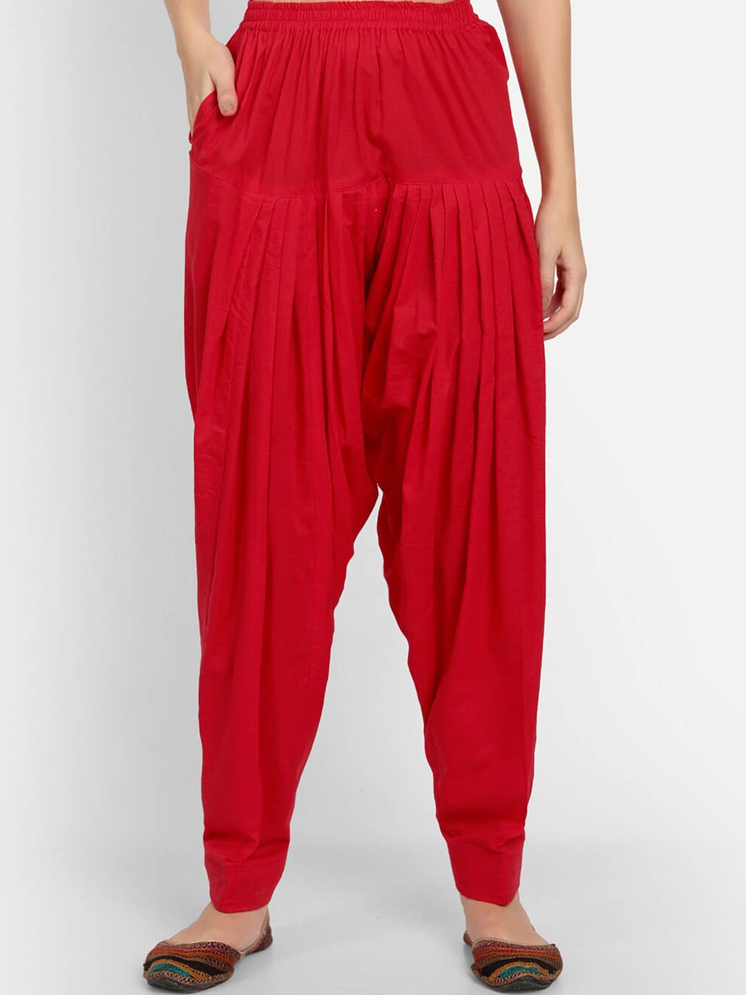 

APELLA Women Red Solid Loose-Fit Cotton Salwar